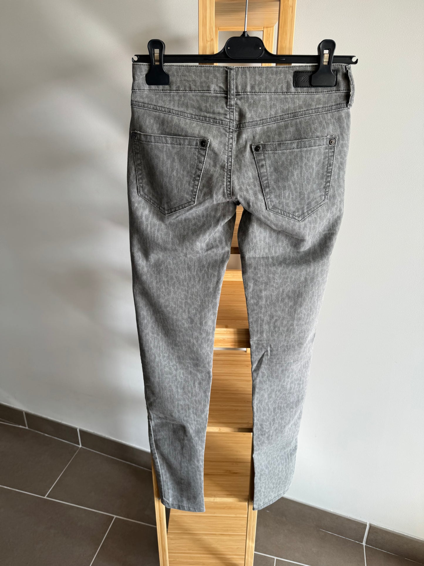 Jeans Mango gris moucheté Taille 36