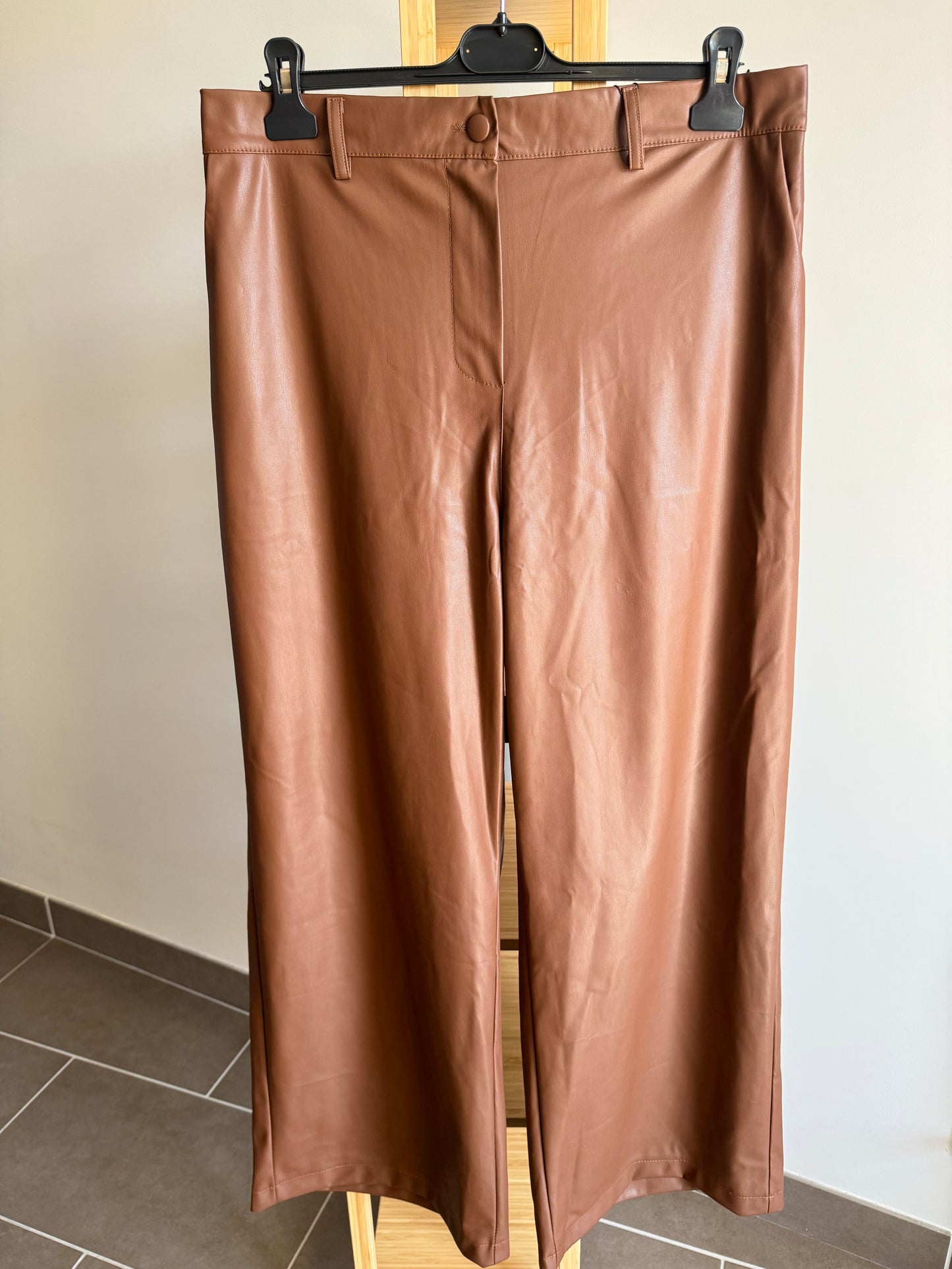 Pantalon Almé Paris évasé similicuir Taille 48/50