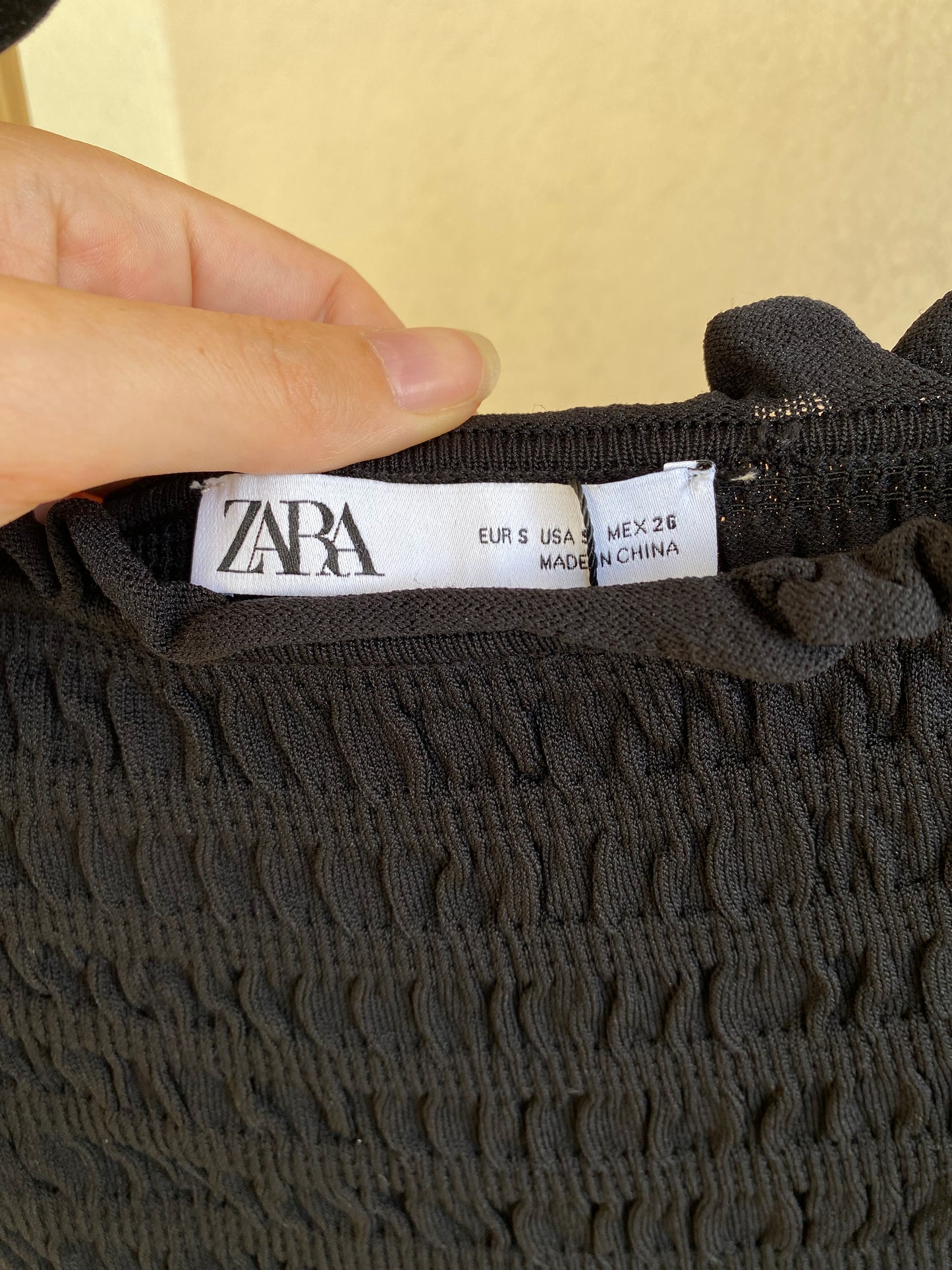 Top Zara noir smocké et ajouré Taille S